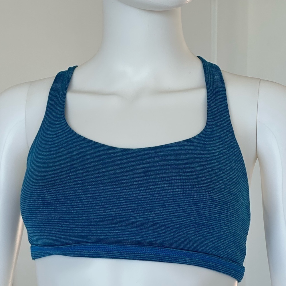 Lorna Jane Sports Bra XS/S
Blue Heathered Strappy V Neck Athleisure
